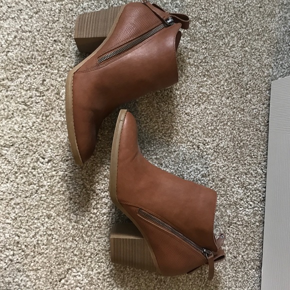EUC booties! Size 9! - Picture 2 of 2